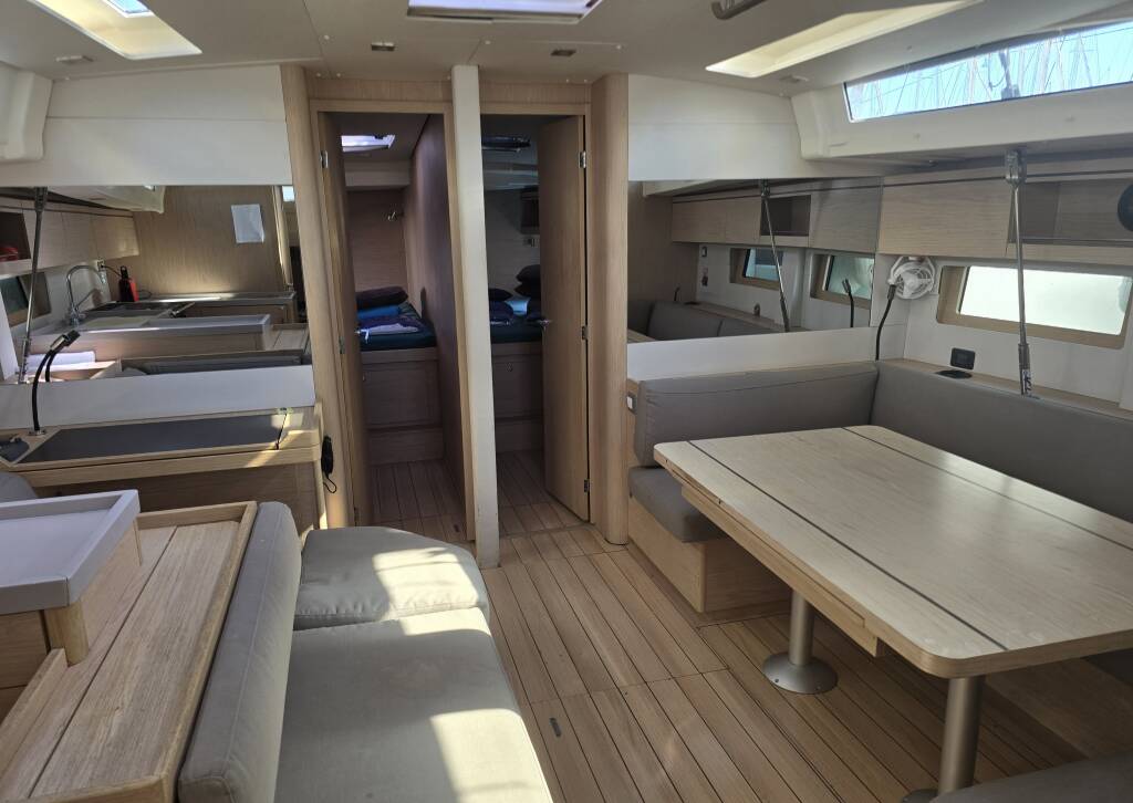 Sailing yacht Oceanis 51.1 Amelia