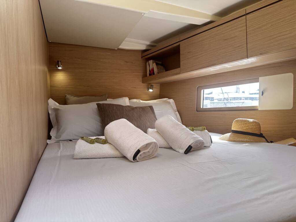 Sailing yacht Oceanis 51.1 Amelia