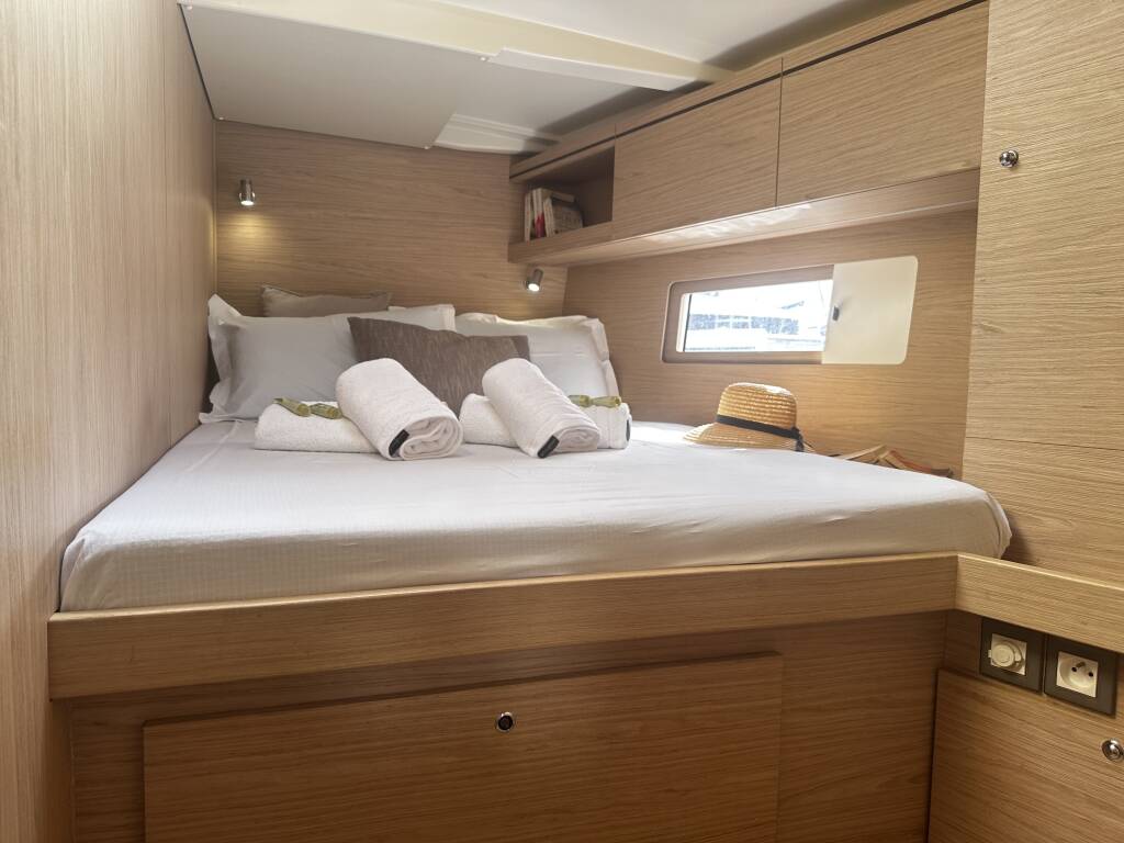 Sailing yacht Oceanis 51.1 Amelia