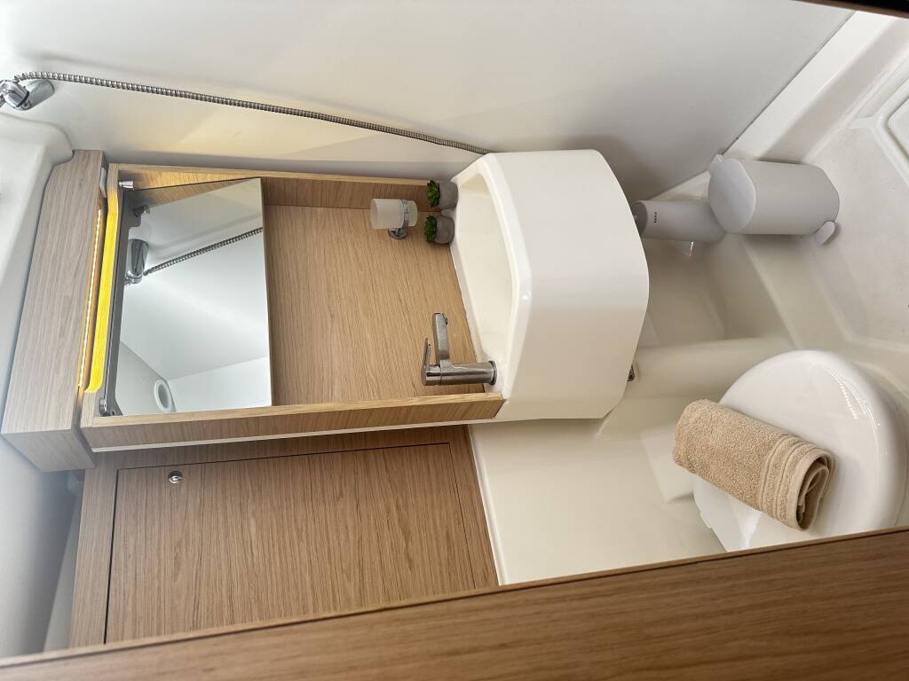 Sailing yacht Oceanis 51.1 Amelia