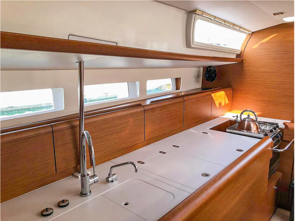 Sailing yacht Oceanis 51.1 Misty