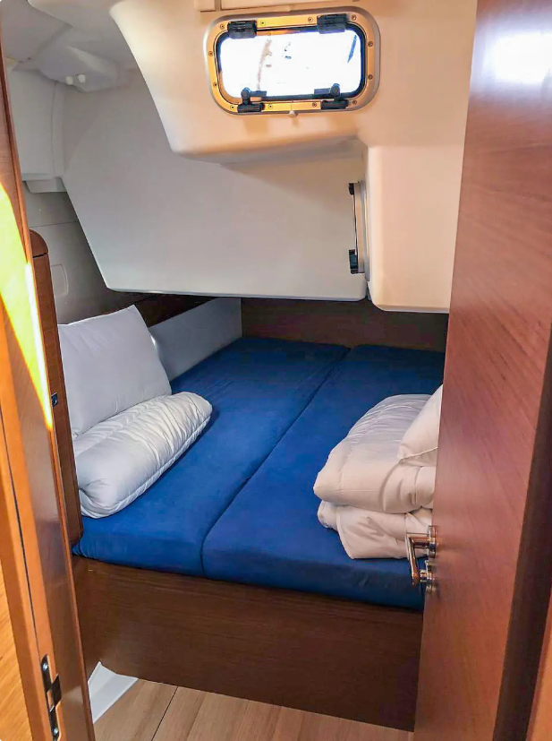 Sailing yacht Oceanis 51.1 Misty