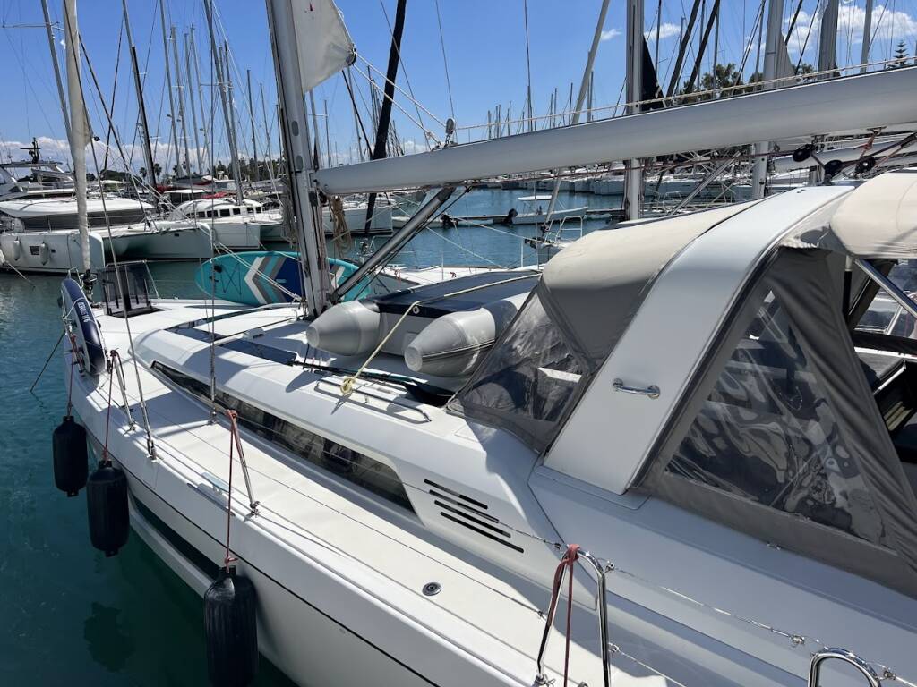 Sailing yacht Oceanis 51.1 Shine