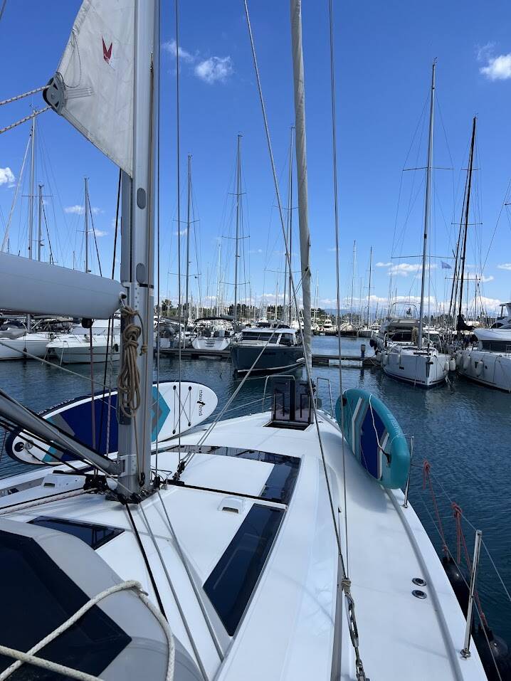Sailing yacht Oceanis 51.1 Shine