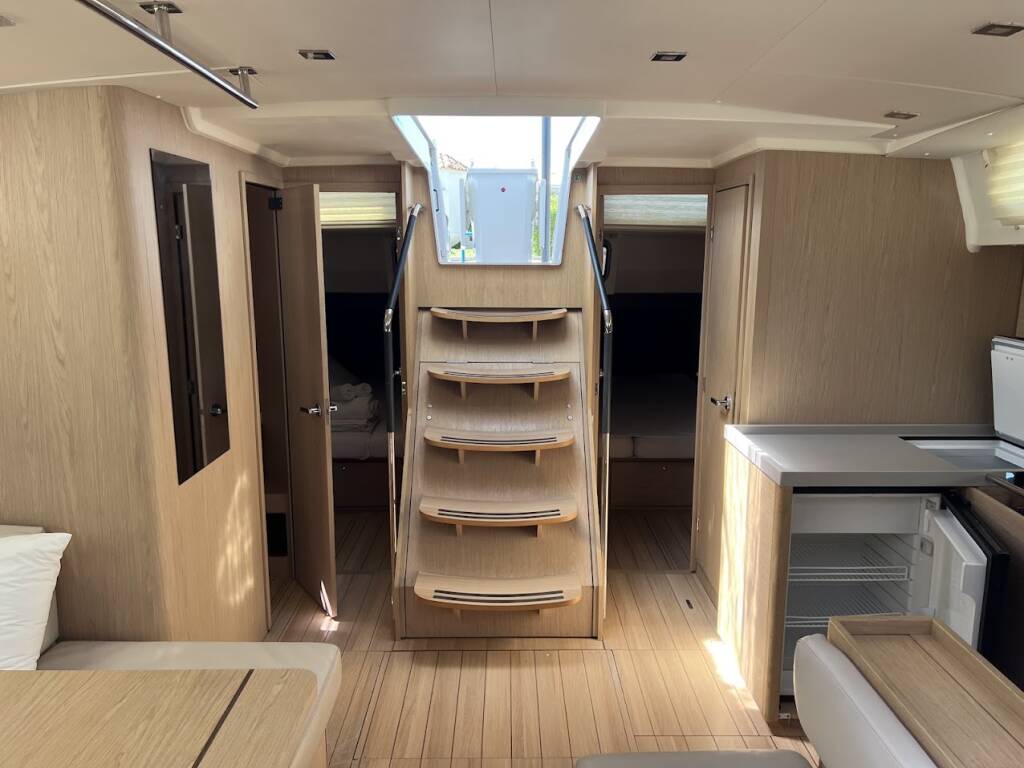 Sailing yacht Oceanis 51.1 Shine