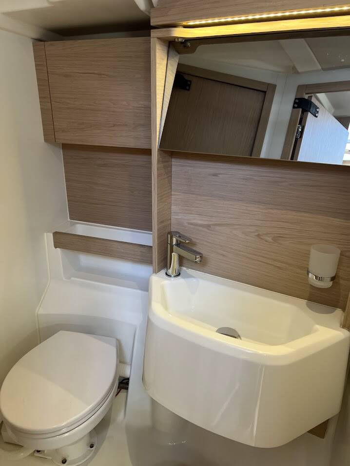 Sailing yacht Oceanis 51.1 Shine