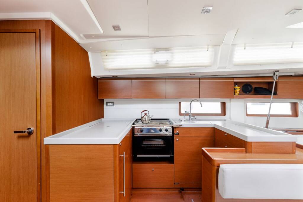 Sailing yacht Oceanis 51.1 