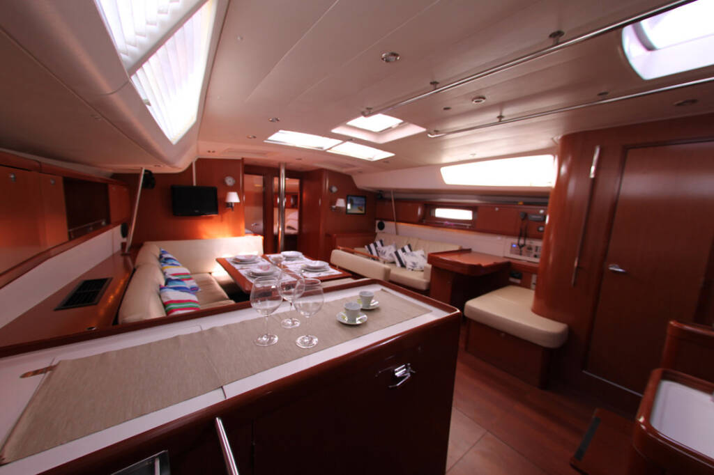 Sailing yacht Oceanis 54 Inspiration
