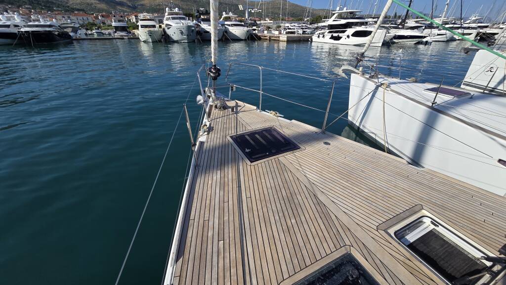 Sailing yacht Oceanis 55 Esther