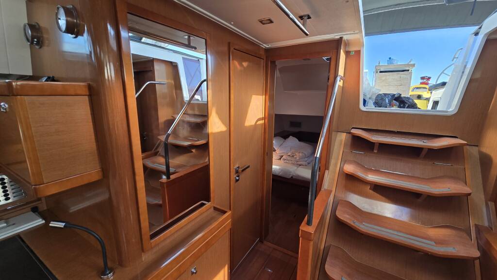 Sailing yacht Oceanis 55 Esther