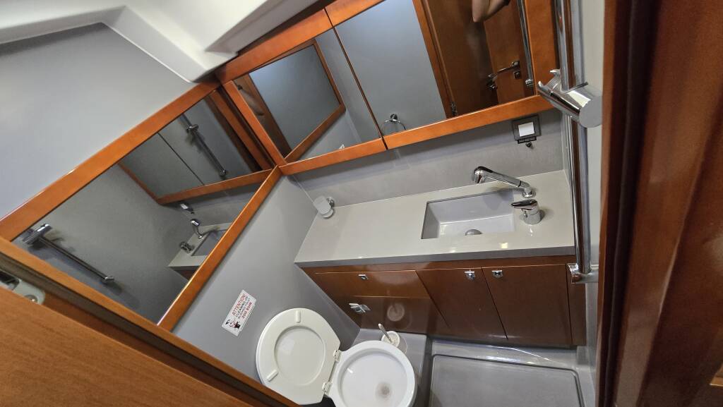 Sailing yacht Oceanis 55 Esther