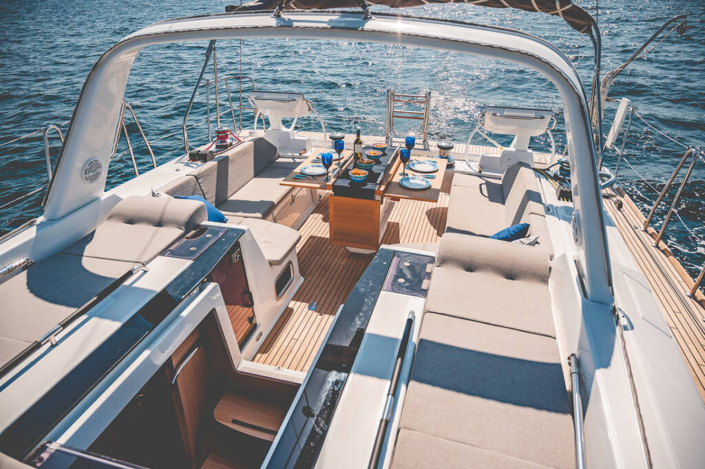 Sailing yacht Oceanis 55.1 Axis Mundi