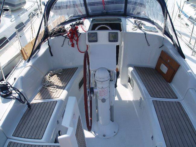 Sailing yacht Oceanis Clipper 343 Naysika
