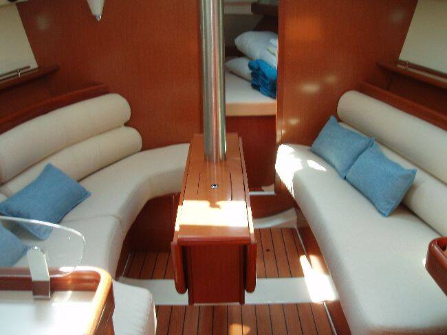 Sailing yacht Oceanis Clipper 343 Naysika
