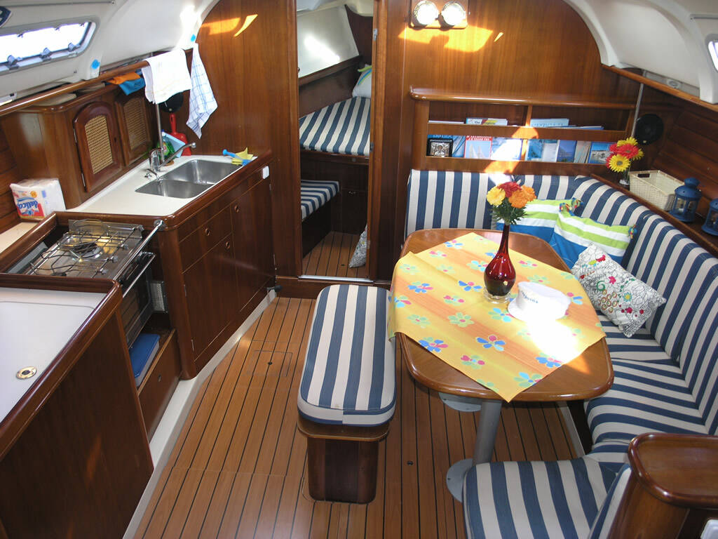 Sailing yacht Oceanis Clipper 381 Albatross