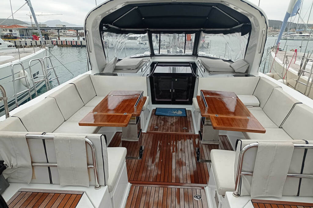 Sailing yacht Oceanis Yacht 62 Thora Helen 