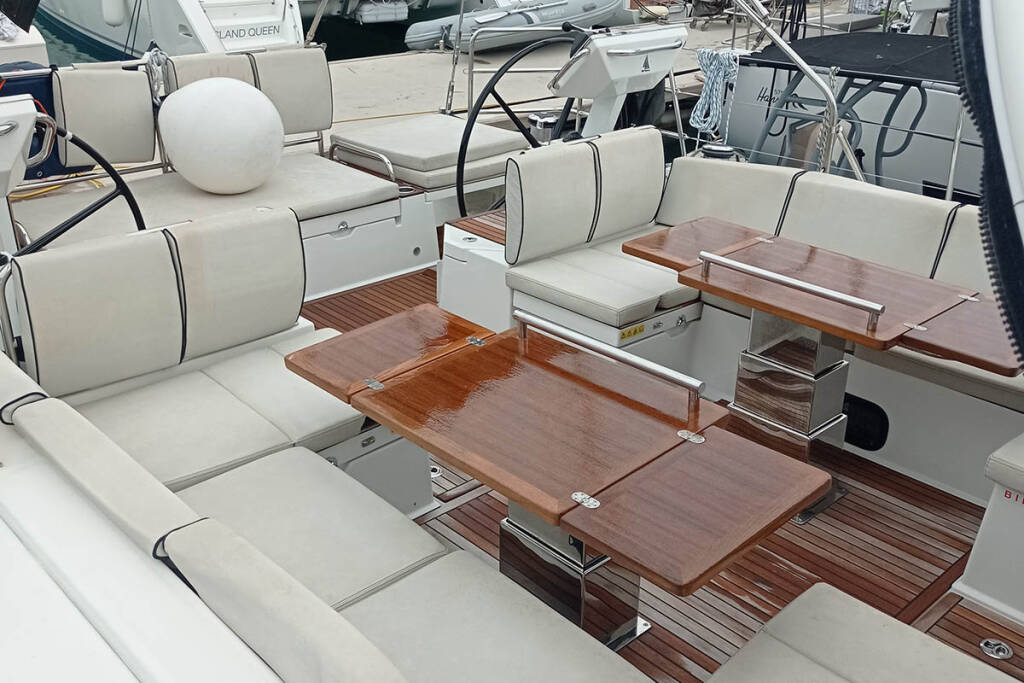 Sailing yacht Oceanis Yacht 62 Thora Helen 