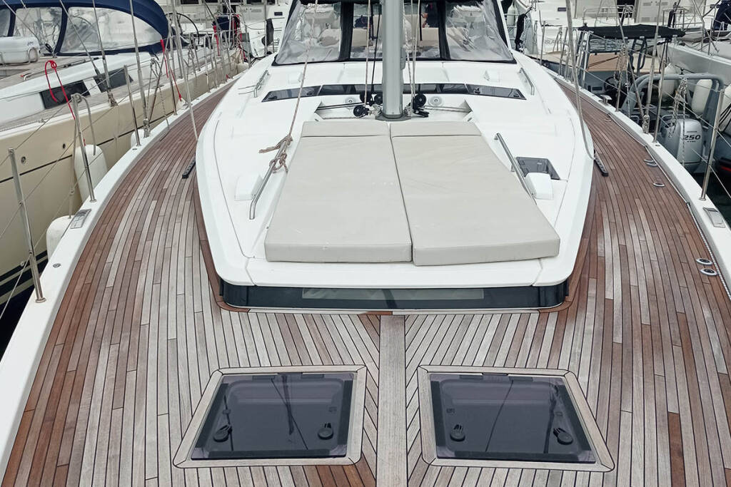 Sailing yacht Oceanis Yacht 62 Thora Helen 