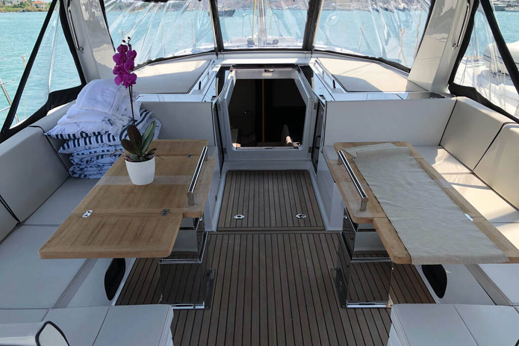 Sailing yacht Oceanis Yacht 62 Thora Helen 
