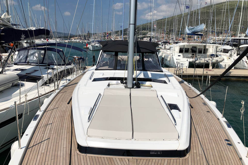 Sailing yacht Oceanis Yacht 62 Thora Helen 