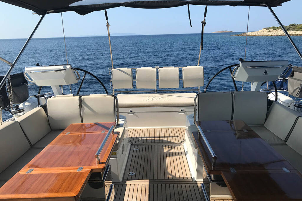 Sailing yacht Oceanis Yacht 62 Thora Helen 