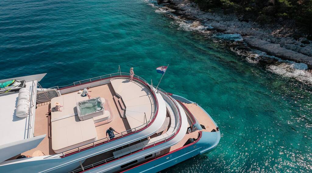 Luxury motor yacht Ohana Ohana
