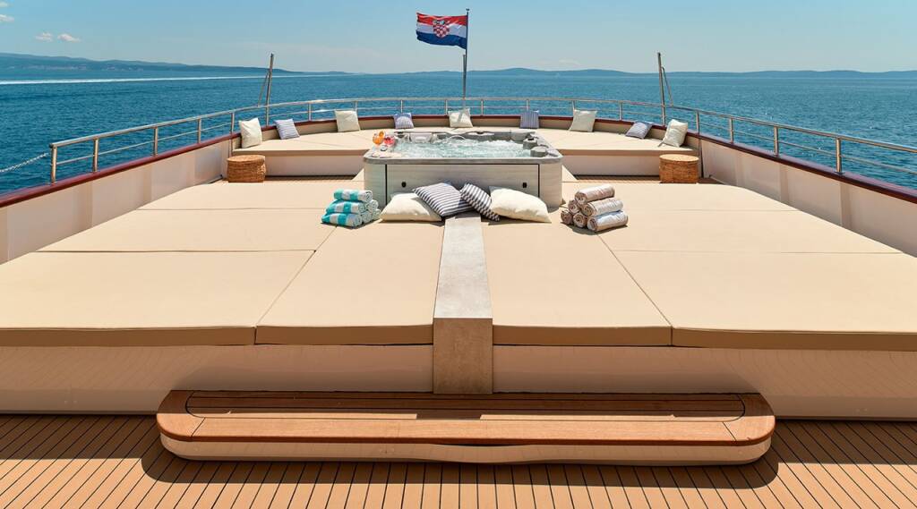 Luxury motor yacht Ohana Ohana