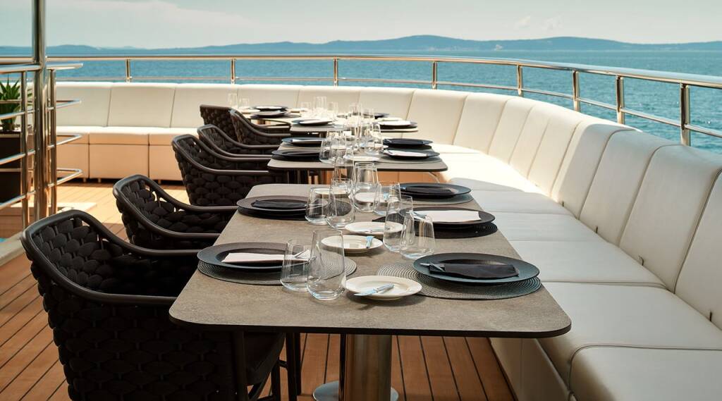 Luxury motor yacht Ohana Ohana
