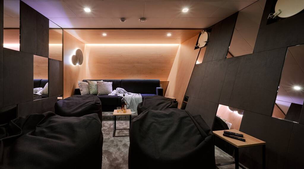Luxury motor yacht Ohana Ohana