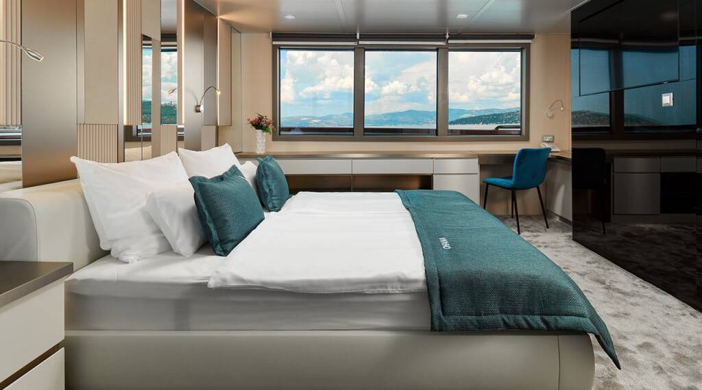 Luxury motor yacht Ohana Ohana