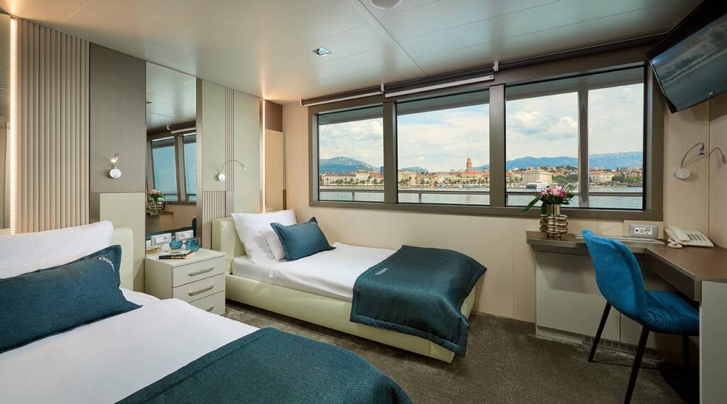 Luxury motor yacht Ohana Ohana