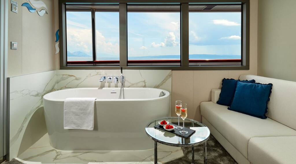Luxury motor yacht Ohana Ohana