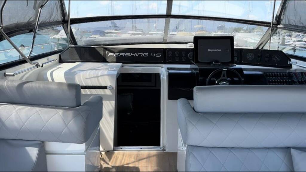 Motor yacht Pershing 45 Calypso