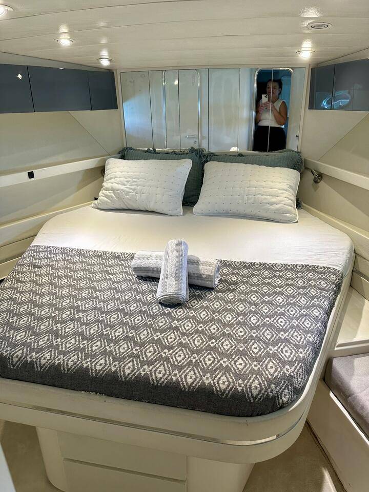 Motor yacht Pershing 45 Calypso