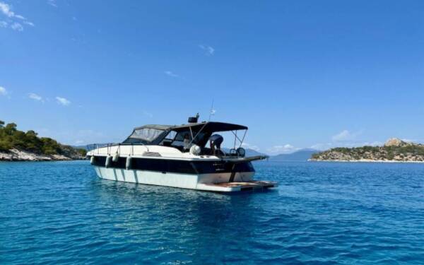 Pershing 45 Calypso Preveza, Main Port