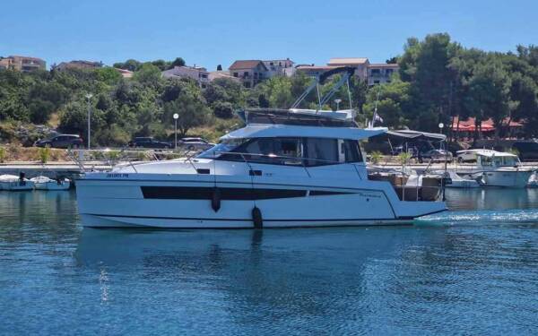 Platinum 40 Carpe diem Marina Hramina, Murter