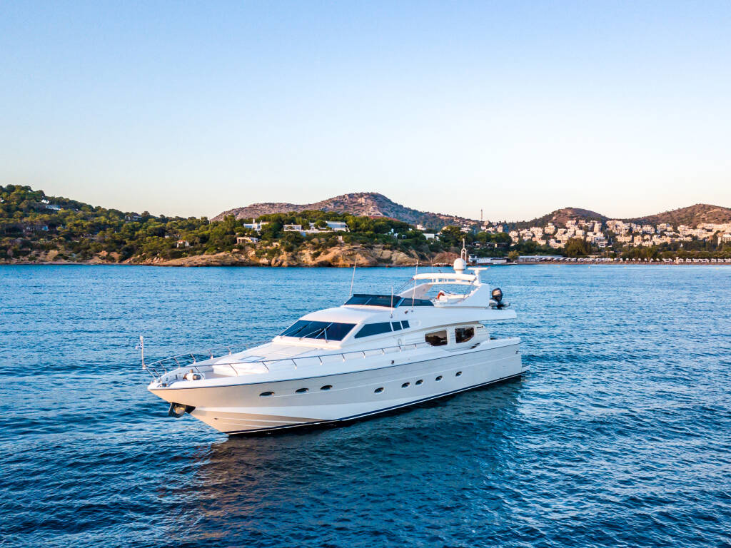 Luxus-Motoryacht Posillipo Technema 80 Pareaki