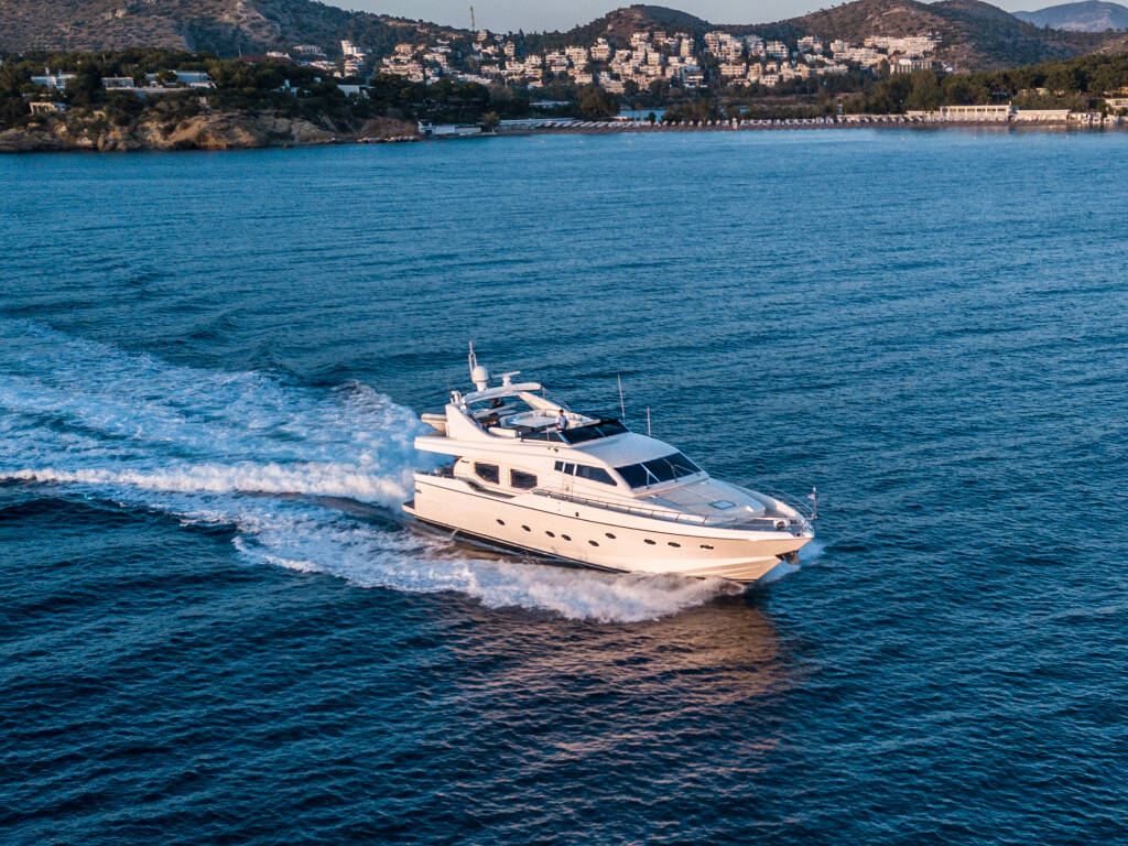 Luxus-Motoryacht Posillipo Technema 80 Pareaki