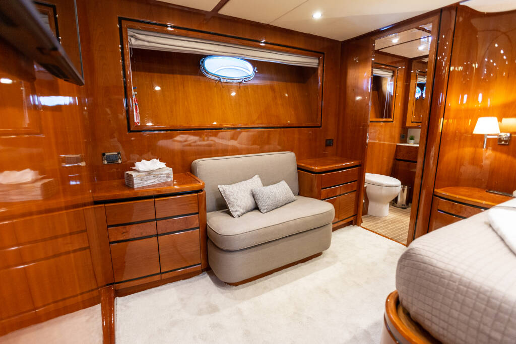 Luxus-Motoryacht Posillipo Technema 80 Pareaki