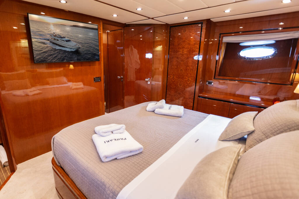 Luxus-Motoryacht Posillipo Technema 80 Pareaki