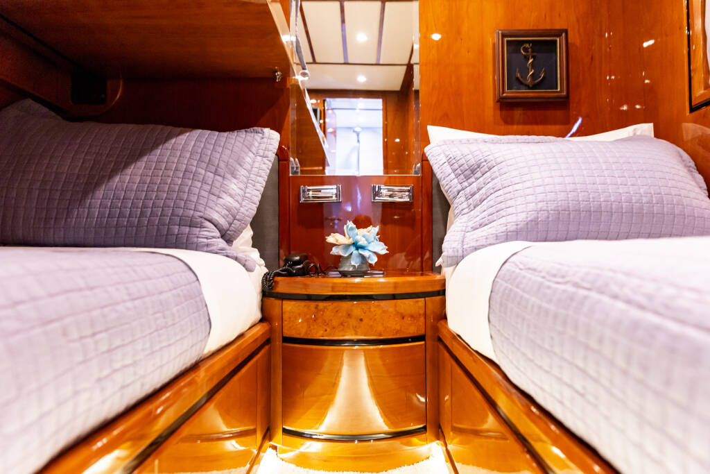 Luxus-Motoryacht Posillipo Technema 80 Pareaki