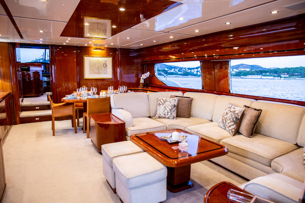 Luxus-Motoryacht Posillipo Technema 80 Pareaki