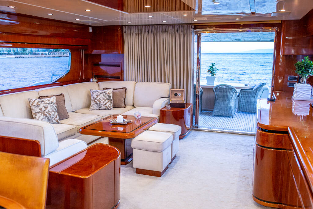 Luxus-Motoryacht Posillipo Technema 80 Pareaki