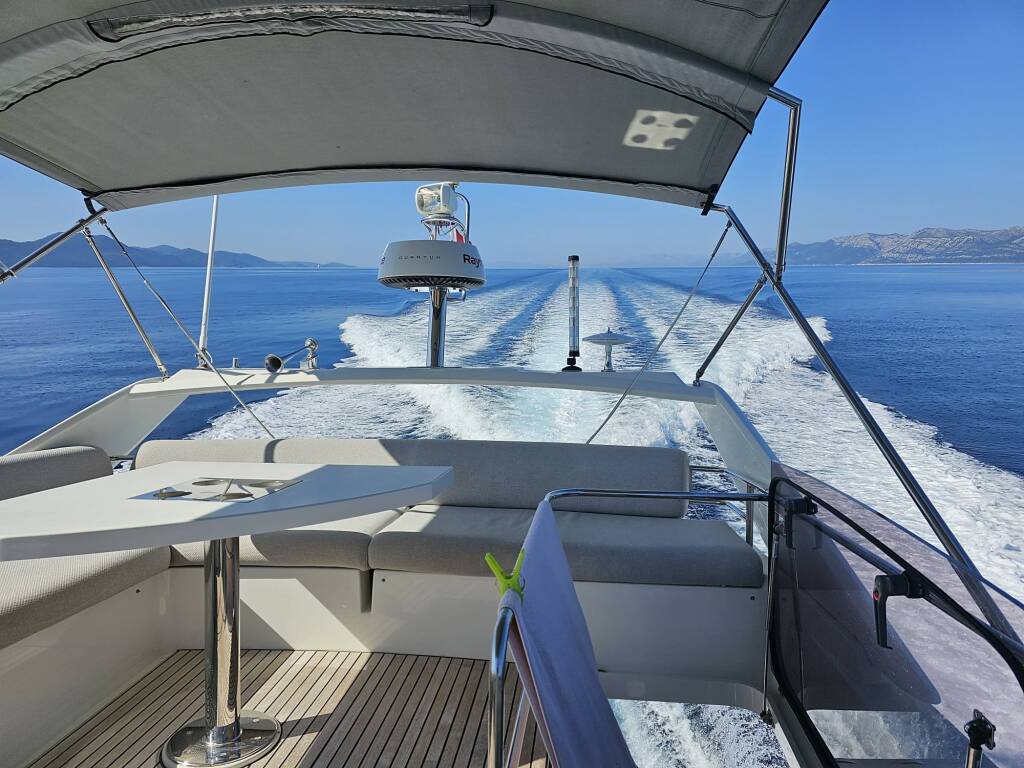 Motor yacht Prestige 460 Adudu 2
