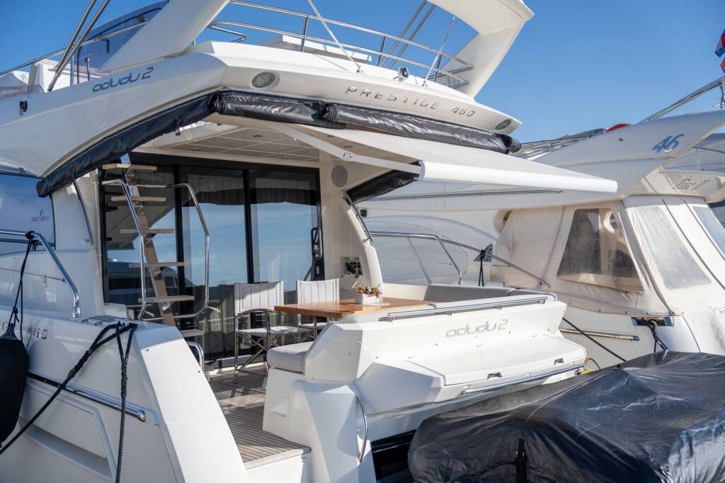 Motor yacht Prestige 460 Adudu 2