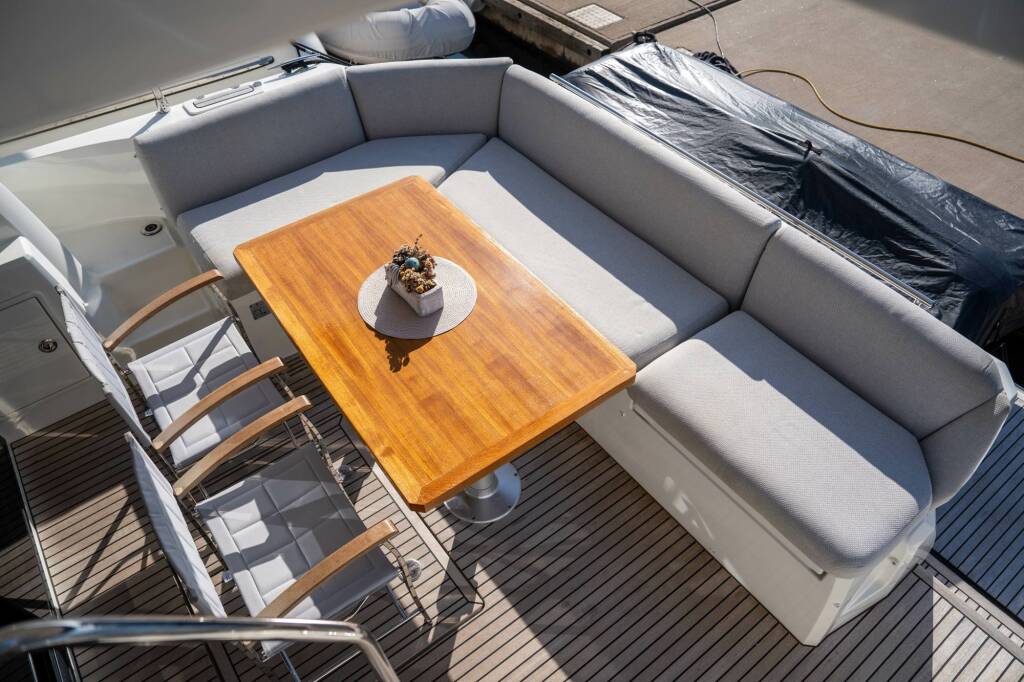 Motor yacht Prestige 460 Adudu 2