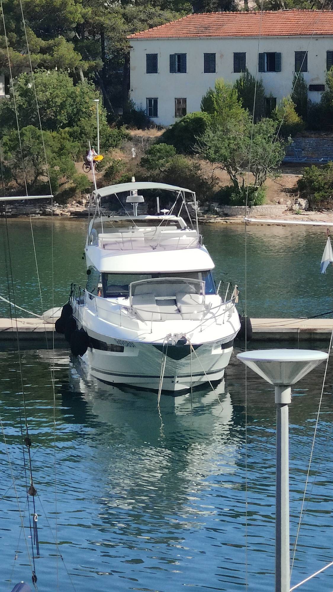 Motor yacht Prestige 460 Adudu 2