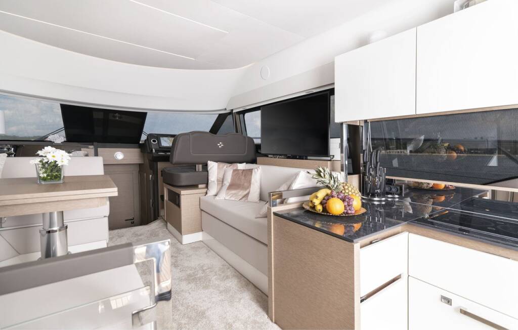Motor yacht Prestige 460 Adudu 2