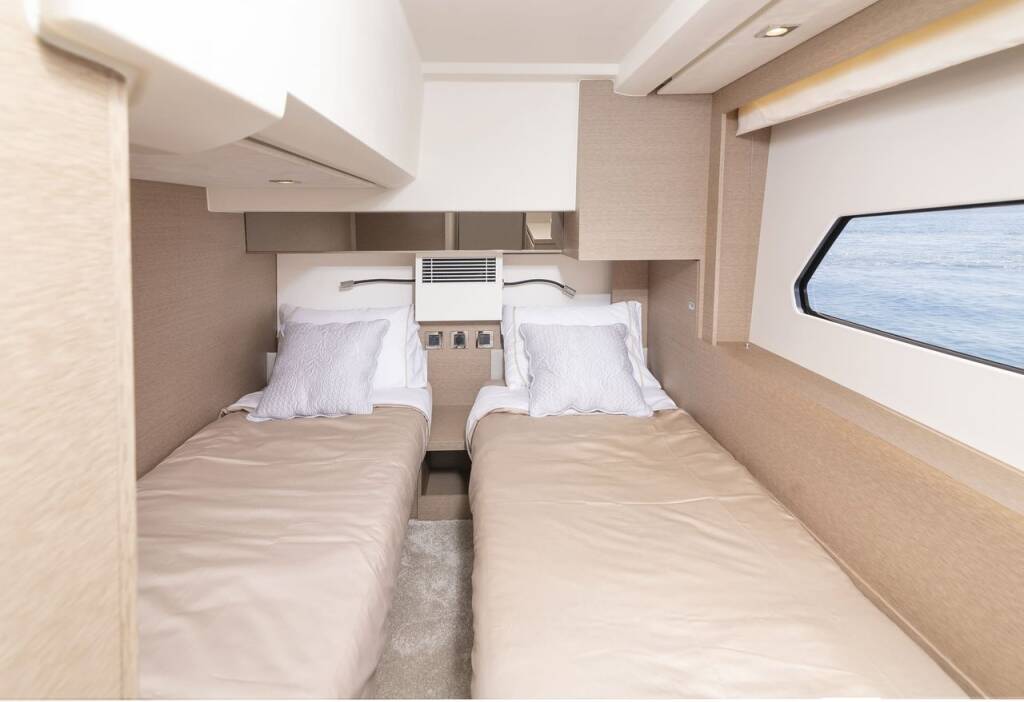 Motor yacht Prestige 460 Adudu 2