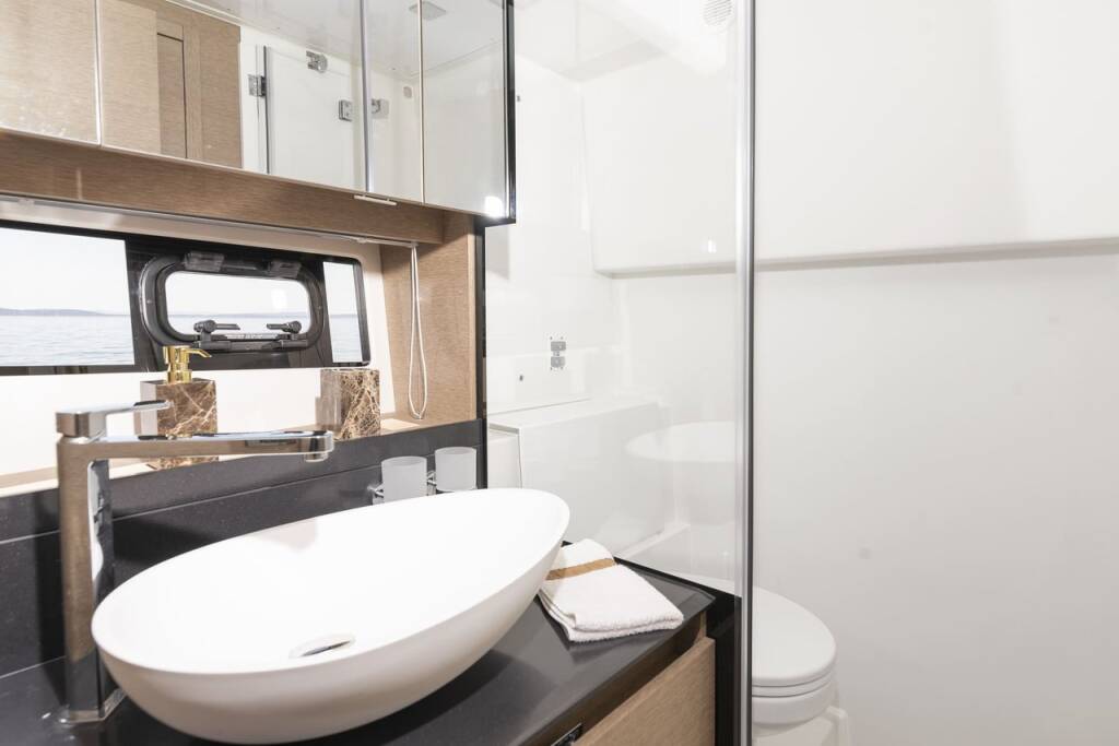 Motor yacht Prestige 460 Adudu 2